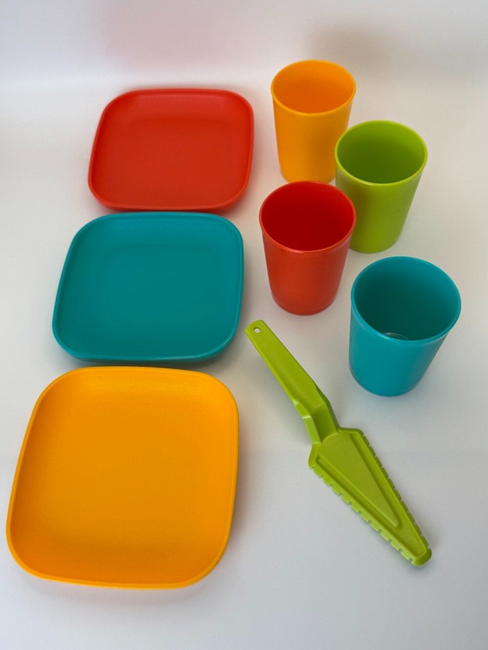 Vintage Tupperware Toys Dishes Lot (8 pc) 4 Glasses 3 Plates 1 Cake/Pie Server